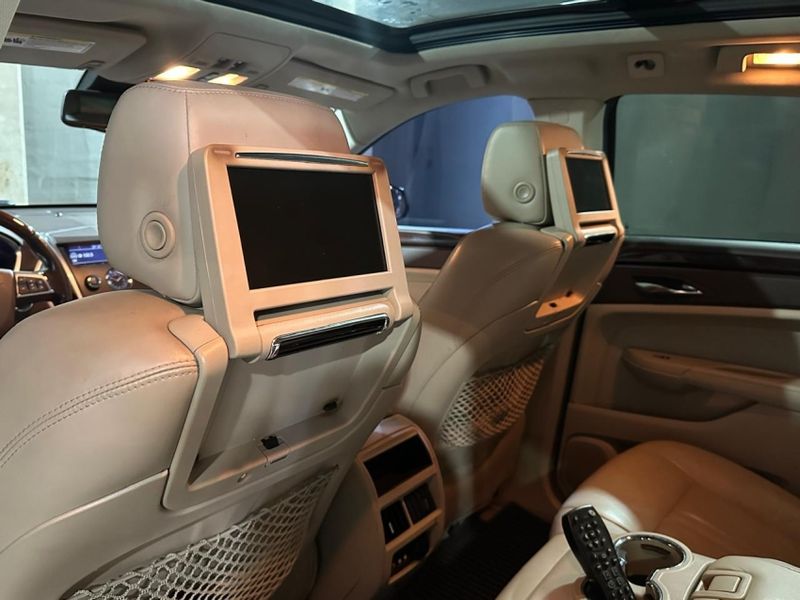 Cadillac SRX 3.0 CROSSOVER AWD V6 GASOLINA 4P AUTOMÁTICO 2010/2011 CARRO AUTOMARCAS CAXIAS DO SUL / Carros no Vale Cadillac SRX 3.0 CROSSOVER AWD V6 GASOLINA 4P AUTOMÁTICO 2010/2011 CARRO AUTOMARCAS CAXIAS DO SUL / Carros no Vale