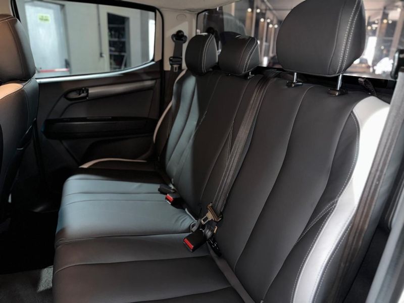 Chevrolet S10 2.8 16V TURBO DIESEL LS CD 4X4 MANUAL 2021/2022 CARRO AUTOMARCAS CAXIAS DO SUL / Carros no Vale