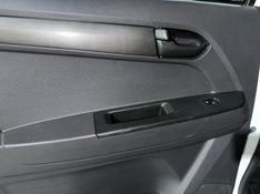 Chevrolet S10 2.8 16V TURBO DIESEL LS CD 4X4 MANUAL 2021/2022 CARRO AUTOMARCAS CAXIAS DO SUL / Carros no Vale