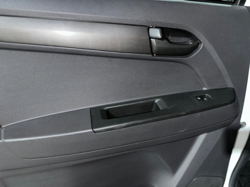 Chevrolet S10 2.8 16V TURBO DIESEL LS CD 4X4 MANUAL 2021/2022 CARRO AUTOMARCAS CAXIAS DO SUL / Carros no Vale