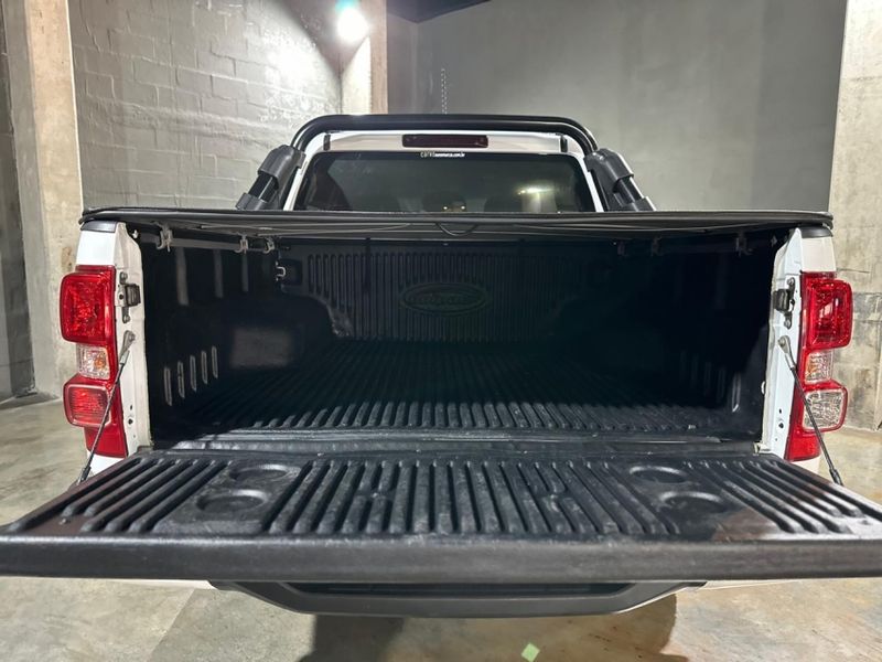 Chevrolet S10 2.8 16V TURBO DIESEL LS CD 4X4 MANUAL 2021/2022 CARRO AUTOMARCAS CAXIAS DO SUL / Carros no Vale