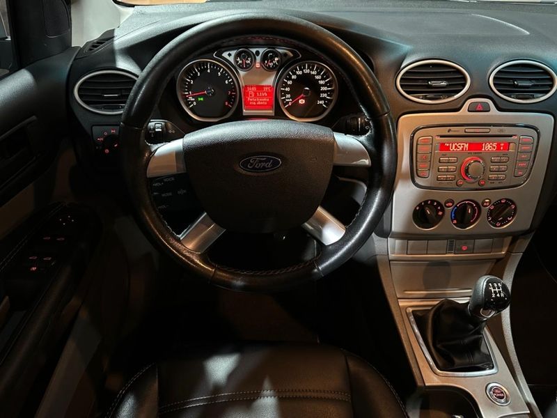 Ford FOCUS 2.0 GLX 16V FLEX 4P MANUAL 2012/2012 CARRO AUTOMARCAS CAXIAS DO SUL / Carros no Vale Ford FOCUS 2.0 GLX 16V FLEX 4P MANUAL 2012/2012 CARRO AUTOMARCAS CAXIAS DO SUL / Carros no Vale
