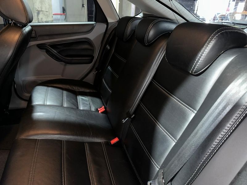 Ford FOCUS 2.0 GLX 16V FLEX 4P MANUAL 2012/2012 CARRO AUTOMARCAS CAXIAS DO SUL / Carros no Vale Ford FOCUS 2.0 GLX 16V FLEX 4P MANUAL 2012/2012 CARRO AUTOMARCAS CAXIAS DO SUL / Carros no Vale