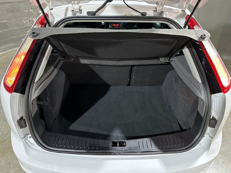 Ford FOCUS 2.0 GLX 16V FLEX 4P MANUAL 2012/2012 CARRO AUTOMARCAS CAXIAS DO SUL / Carros no Vale Ford FOCUS 2.0 GLX 16V FLEX 4P MANUAL 2012/2012 CARRO AUTOMARCAS CAXIAS DO SUL / Carros no Vale