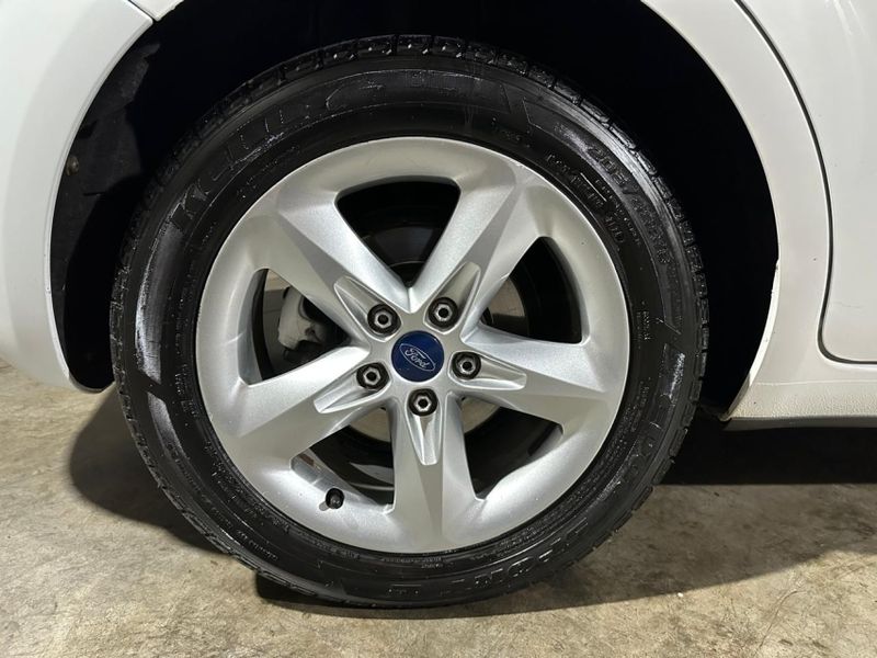 Ford FOCUS 2.0 GLX 16V FLEX 4P MANUAL 2012/2012 CARRO AUTOMARCAS CAXIAS DO SUL / Carros no Vale Ford FOCUS 2.0 GLX 16V FLEX 4P MANUAL 2012/2012 CARRO AUTOMARCAS CAXIAS DO SUL / Carros no Vale