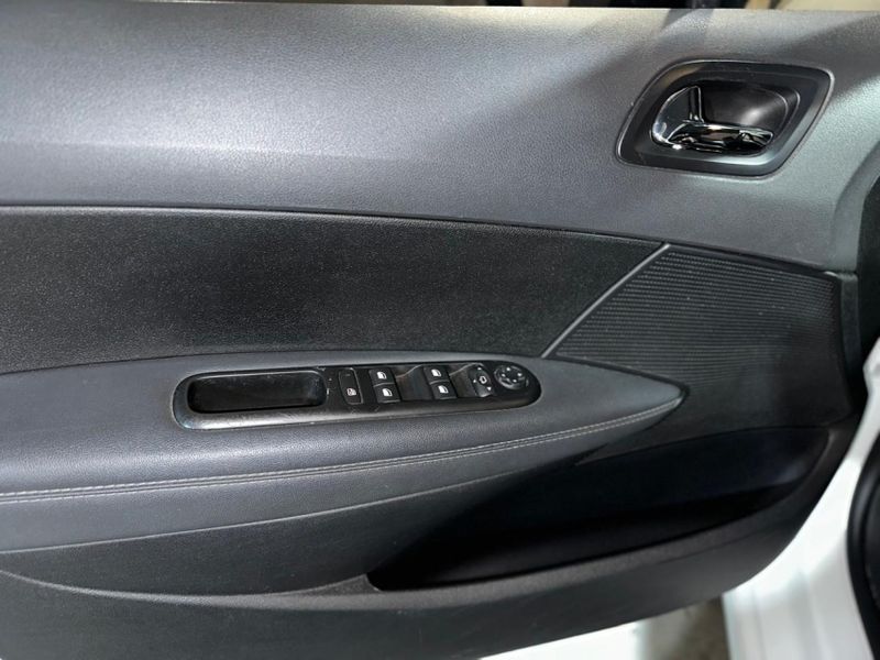 Peugeot 408 1.6 GRIFFE 16V TURBO FLEX 4P AUTOMÁTICO 2015/2016 CARRO AUTOMARCAS CAXIAS DO SUL / Carros no Vale