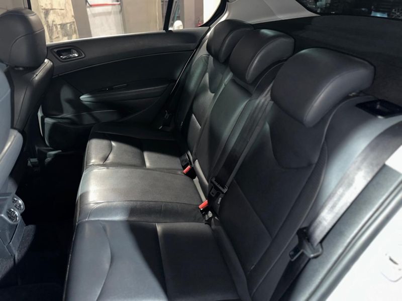 Peugeot 408 1.6 GRIFFE 16V TURBO FLEX 4P AUTOMÁTICO 2015/2016 CARRO AUTOMARCAS CAXIAS DO SUL / Carros no Vale