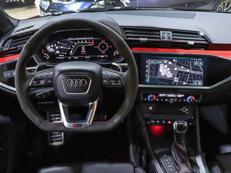 Audi RS Q3 2.5 TFSI SPORTBACK QUATTRO GASOLINA S-TRONIC 2021/2022 VIA BELLA VEÍCULOS ESPECIAIS CAXIAS DO SUL / Carros no Vale