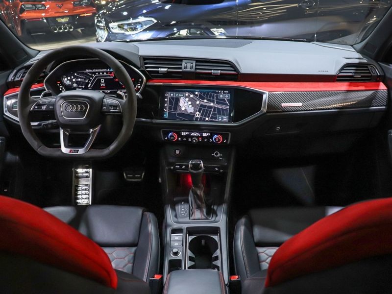 Audi RS Q3 2.5 TFSI SPORTBACK QUATTRO GASOLINA S-TRONIC 2021/2022 VIA BELLA VEÍCULOS ESPECIAIS CAXIAS DO SUL / Carros no Vale