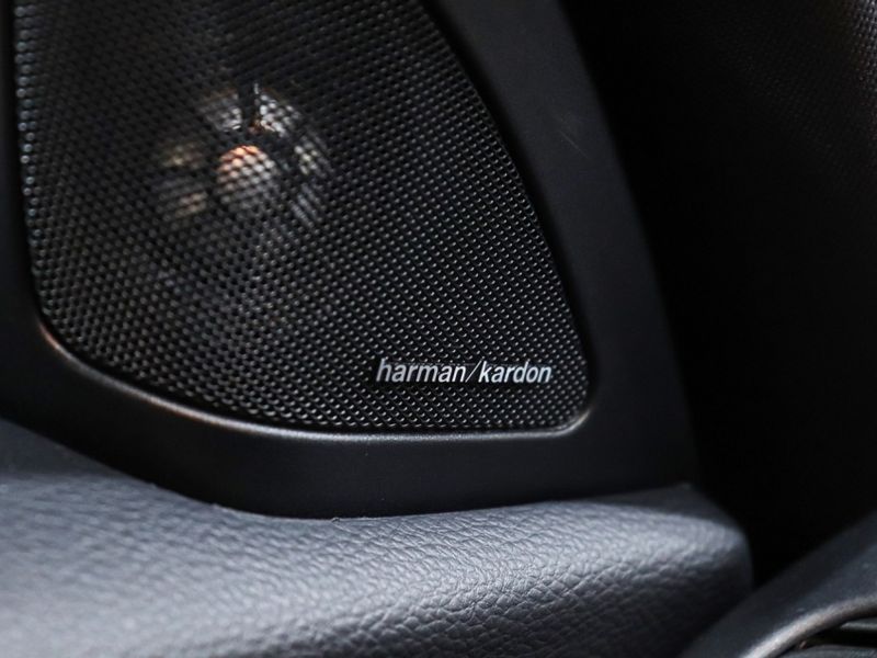 BMW 1 M 3.0 COUPÉ 24V GASOLINA BI-TURBO 2P MANUAL 2011/2012 VIA BELLA VEÍCULOS ESPECIAIS CAXIAS DO SUL / Carros no Vale