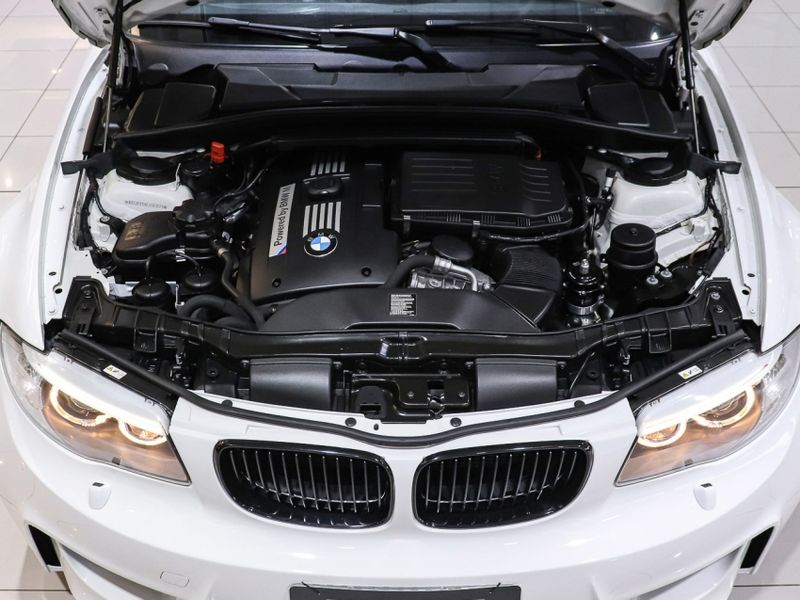 BMW 1 M 3.0 COUPÉ 24V GASOLINA BI-TURBO 2P MANUAL 2011/2012 VIA BELLA VEÍCULOS ESPECIAIS CAXIAS DO SUL / Carros no Vale