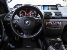 BMW 1 M 3.0 COUPÉ 24V GASOLINA BI-TURBO 2P MANUAL 2011/2012 VIA BELLA VEÍCULOS ESPECIAIS CAXIAS DO SUL / Carros no Vale