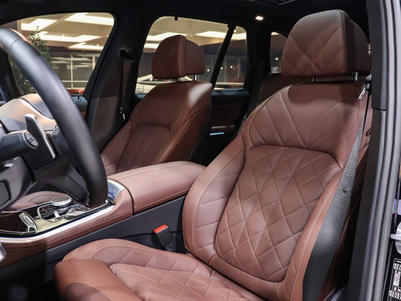 BMW X5 3.0 I6 TURBO HÍBRIDO XDRIVE50E M SPORT AUTOMÁTICO 2024/2024 VIA BELLA VEÍCULOS ESPECIAIS CAXIAS DO SUL / Carros no Vale