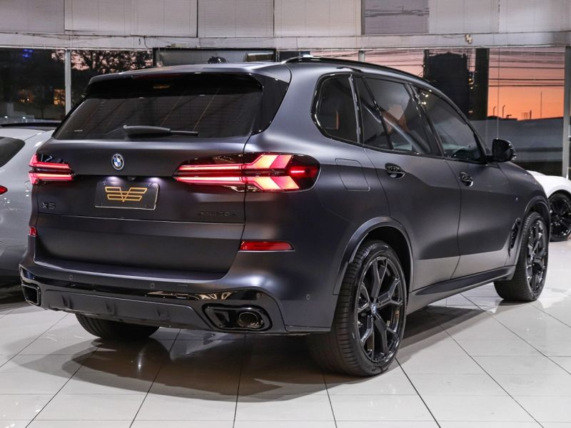 BMW X5 3.0 I6 TURBO HÍBRIDO XDRIVE50E M SPORT AUTOMÁTICO 2024/2024 VIA BELLA VEÍCULOS ESPECIAIS CAXIAS DO SUL / Carros no Vale
