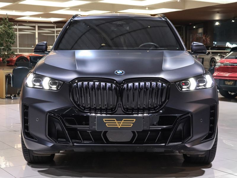 BMW X5 3.0 I6 TURBO HÍBRIDO XDRIVE50E M SPORT AUTOMÁTICO 2024/2024 VIA BELLA VEÍCULOS ESPECIAIS CAXIAS DO SUL / Carros no Vale