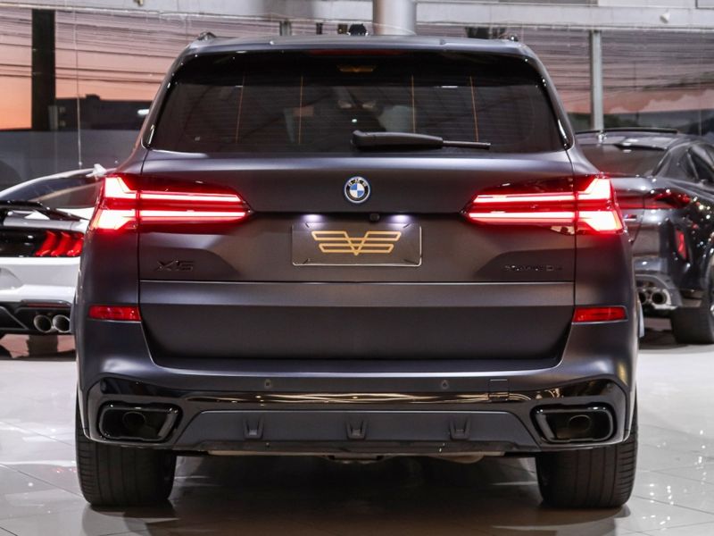 BMW X5 3.0 I6 TURBO HÍBRIDO XDRIVE50E M SPORT AUTOMÁTICO 2024/2024 VIA BELLA VEÍCULOS ESPECIAIS CAXIAS DO SUL / Carros no Vale