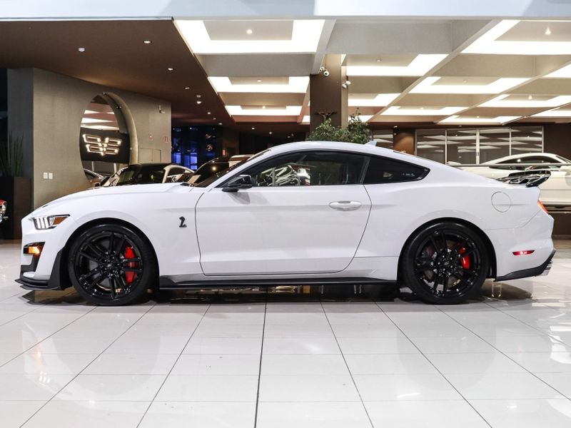 Ford MUSTANG 5.2 V8 SUPERCHARGER GASOLINA SHELBY GT 500 DCT 2021/2021 VIA BELLA VEÍCULOS ESPECIAIS CAXIAS DO SUL / Carros no Vale