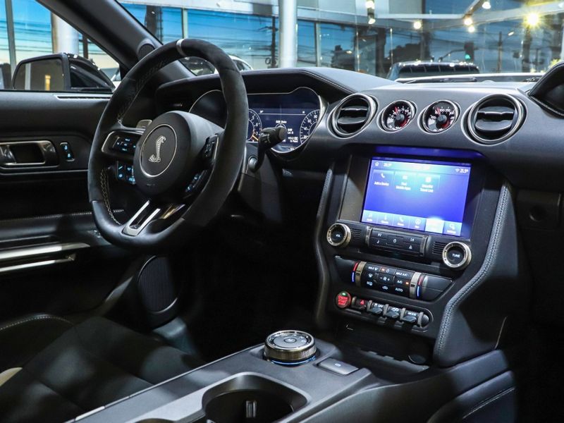 Ford MUSTANG 5.2 V8 SUPERCHARGER GASOLINA SHELBY GT 500 DCT 2021/2021 VIA BELLA VEÍCULOS ESPECIAIS CAXIAS DO SUL / Carros no Vale