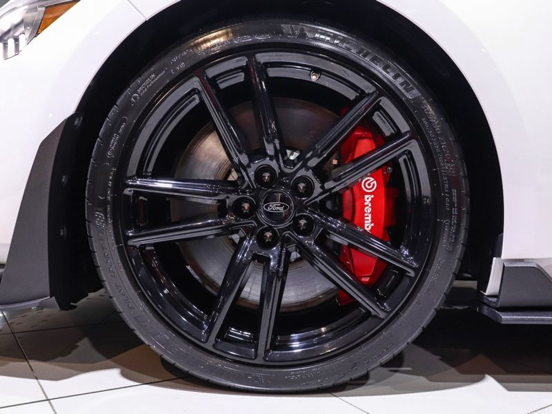 Ford MUSTANG 5.2 V8 SUPERCHARGER GASOLINA SHELBY GT 500 DCT 2021/2021 VIA BELLA VEÍCULOS ESPECIAIS CAXIAS DO SUL / Carros no Vale