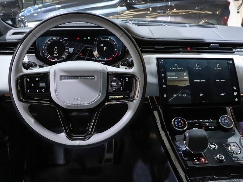 Land Rover RANGE ROVER SPORT 4.4 P530 GASOLINA FIRST EDITION AWD AUTOMÁTICO 2022/2023 VIA BELLA VEÍCULOS ESPECIAIS CAXIAS DO SUL / Carros no Vale Land Rover RANGE ROVER SPORT 4.4 P530 GASOLINA FIRST EDITION AWD AUTOMÁTICO 2022/2023 VIA BELLA VEÍCULOS ESPECIAIS CAXIAS DO SUL / Carros no Vale