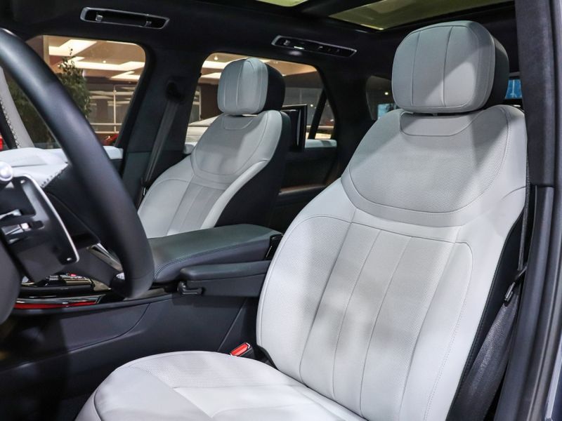 Land Rover RANGE ROVER SPORT 4.4 P530 GASOLINA FIRST EDITION AWD AUTOMÁTICO 2022/2023 VIA BELLA VEÍCULOS ESPECIAIS CAXIAS DO SUL / Carros no Vale Land Rover RANGE ROVER SPORT 4.4 P530 GASOLINA FIRST EDITION AWD AUTOMÁTICO 2022/2023 VIA BELLA VEÍCULOS ESPECIAIS CAXIAS DO SUL / Carros no Vale