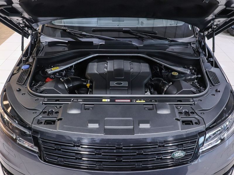 Land Rover RANGE ROVER SPORT 4.4 P530 GASOLINA FIRST EDITION AWD AUTOMÁTICO 2022/2023 VIA BELLA VEÍCULOS ESPECIAIS CAXIAS DO SUL / Carros no Vale Land Rover RANGE ROVER SPORT 4.4 P530 GASOLINA FIRST EDITION AWD AUTOMÁTICO 2022/2023 VIA BELLA VEÍCULOS ESPECIAIS CAXIAS DO SUL / Carros no Vale