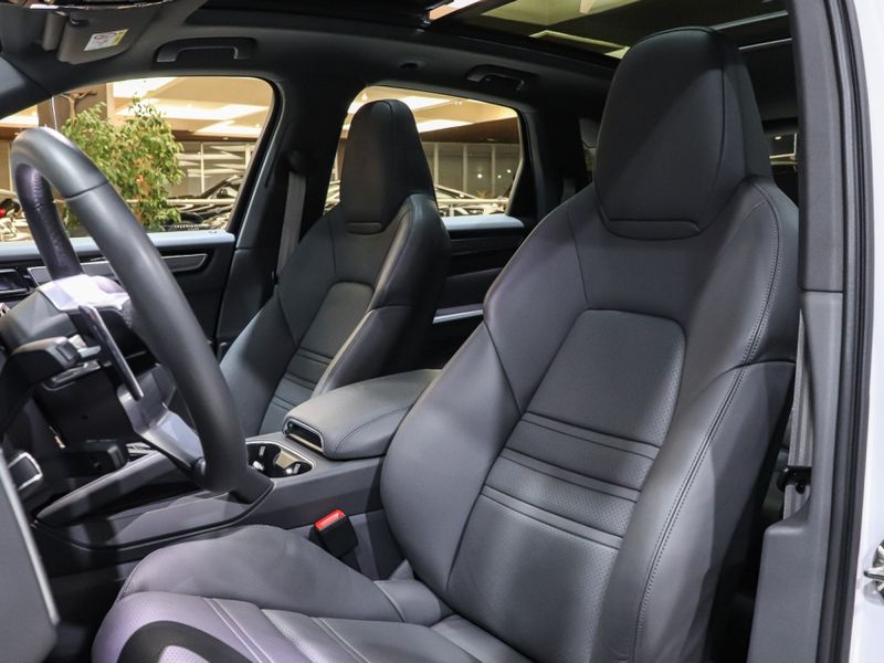 Porsche CAYENNE 3.0 V6 E-HYBRID PLATINUM EDITION AWD TIPTRONIC S 2022/2023 VIA BELLA VEÍCULOS ESPECIAIS CAXIAS DO SUL / Carros no Vale Porsche CAYENNE 3.0 V6 E-HYBRID PLATINUM EDITION AWD TIPTRONIC S 2022/2023 VIA BELLA VEÍCULOS ESPECIAIS CAXIAS DO SUL / Carros no Vale