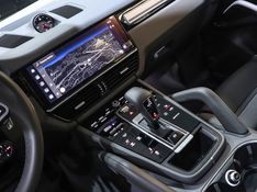 Porsche CAYENNE 3.0 V6 E-HYBRID PLATINUM EDITION AWD TIPTRONIC S 2022/2023 VIA BELLA VEÍCULOS ESPECIAIS CAXIAS DO SUL / Carros no Vale