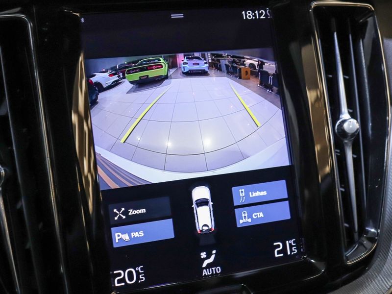 Volvo XC60 2.0 T8 HYBRID R-DESIGN AWD GEARTRONIC 2021/2021 VIA BELLA VEÍCULOS ESPECIAIS CAXIAS DO SUL / Carros no Vale