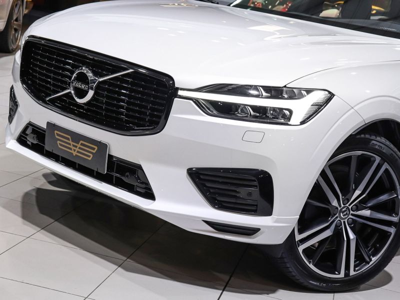 Volvo XC60 2.0 T8 HYBRID R-DESIGN AWD GEARTRONIC 2021/2021 VIA BELLA VEÍCULOS ESPECIAIS CAXIAS DO SUL / Carros no Vale