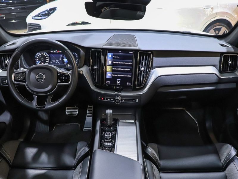 Volvo XC60 2.0 T8 HYBRID R-DESIGN AWD GEARTRONIC 2021/2021 VIA BELLA VEÍCULOS ESPECIAIS CAXIAS DO SUL / Carros no Vale
