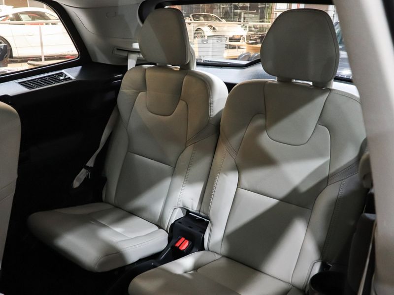 Volvo XC90 2.0 T8 RECHARGE ULTIMATE AWD GEARTRONIC 2022/2023 VIA BELLA VEÍCULOS ESPECIAIS CAXIAS DO SUL / Carros no Vale Volvo XC90 2.0 T8 RECHARGE ULTIMATE AWD GEARTRONIC 2022/2023 VIA BELLA VEÍCULOS ESPECIAIS CAXIAS DO SUL / Carros no Vale