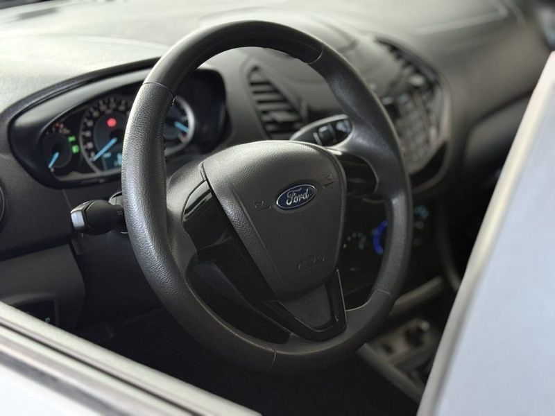 Ford KA SEDAN SE 1.5 2017 SÓ MOTOS E AUTOMÓVEIS SANTA CRUZ DO SUL / Carros no Vale