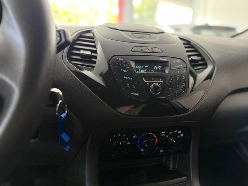 Ford KA SEDAN SE 1.5 2017 SÓ MOTOS E AUTOMÓVEIS SANTA CRUZ DO SUL / Carros no Vale