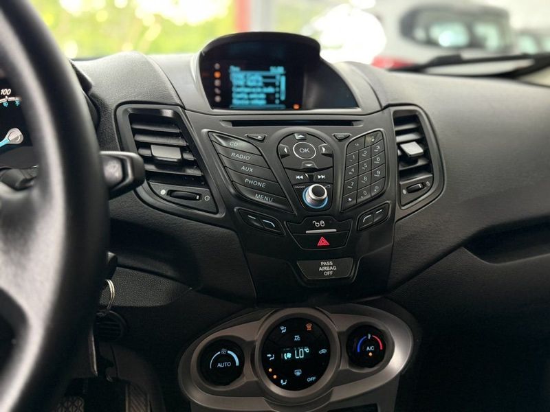 Ford FIESTA SEDAN SEL 1.6 2017 SÓ MOTOS E AUTOMÓVEIS SANTA CRUZ DO SUL / Carros no Vale