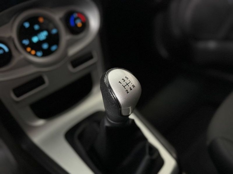 Ford FIESTA SEDAN SEL 1.6 2017 SÓ MOTOS E AUTOMÓVEIS SANTA CRUZ DO SUL / Carros no Vale