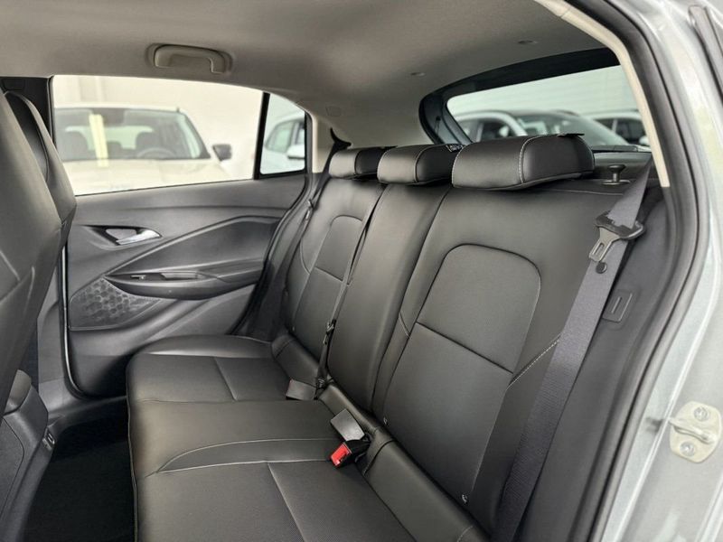 CHEVROLET ONIX HATCH PREMIER 1.0 TURBO AT6 2025 SÓ MOTOS E AUTOMÓVEIS SANTA CRUZ DO SUL / Carros no Vale CHEVROLET ONIX HATCH PREMIER 1.0 TURBO AT6 2025 SÓ MOTOS E AUTOMÓVEIS SANTA CRUZ DO SUL / Carros no Vale