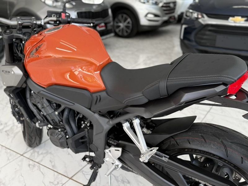 Honda Motos CB 650R ABS 2024 SÓ MOTOS E AUTOMÓVEIS SANTA CRUZ DO SUL / Carros no Vale