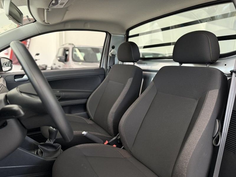 VOLKSWAGEN SAVEIRO ROBUST CS 1.6 2026 SÓ MOTOS E AUTOMÓVEIS SANTA CRUZ DO SUL / Carros no Vale