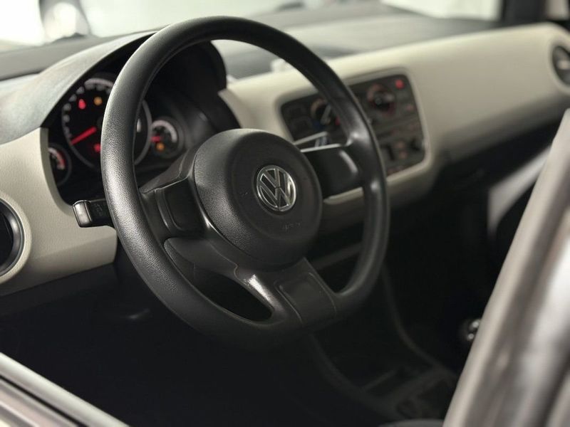 VOLKSWAGEN UP! MOVE 1.0 TSI 2017 SÓ MOTOS E AUTOMÓVEIS SANTA CRUZ DO SUL / Carros no Vale