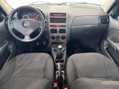 Fiat Siena Essence 1.6 2010/2011 COVEL VEICULOS ENCANTADO / Carros no Vale