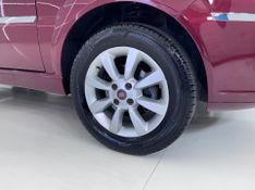 Fiat Siena Essence 1.6 2010/2011 COVEL VEICULOS ENCANTADO / Carros no Vale