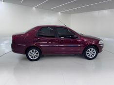 Fiat Siena Essence 1.6 2010/2011 COVEL VEICULOS ENCANTADO / Carros no Vale