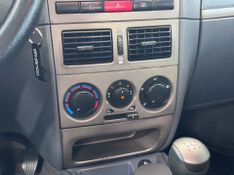 Fiat Siena Essence 1.6 2010/2011 COVEL VEICULOS ENCANTADO / Carros no Vale