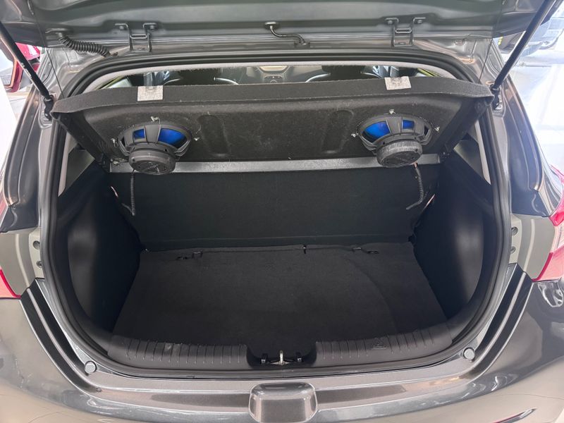 Hyundai Hb20 1.6m 1.6m 2012/2013 COVEL VEICULOS ENCANTADO / Carros no Vale Hyundai Hb20 1.6m 1.6m 2012/2013 COVEL VEICULOS ENCANTADO / Carros no Vale