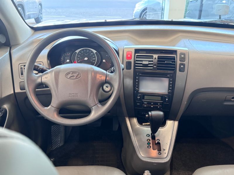 Hyundai Tucson 2.0 Gls 2014/2015 COVEL VEICULOS ENCANTADO / Carros no Vale