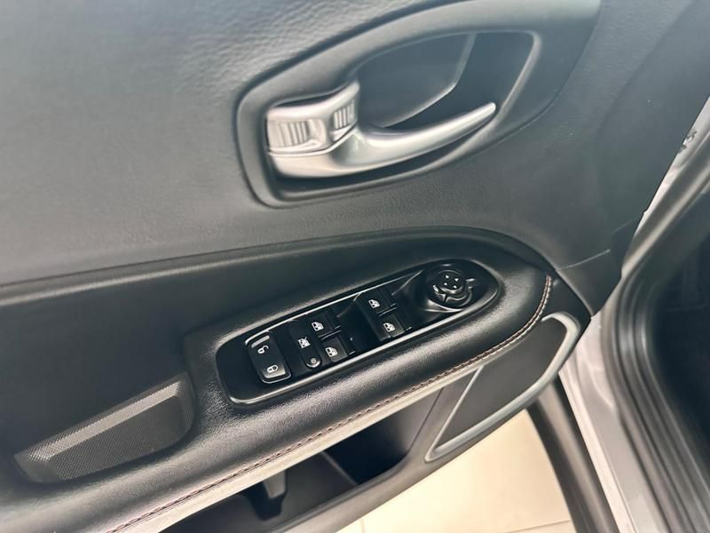 Jeep Compass Longitude 2.0 2019/2020 COVEL VEICULOS ENCANTADO / Carros no Vale Jeep Compass Longitude 2.0 2019/2020 COVEL VEICULOS ENCANTADO / Carros no Vale