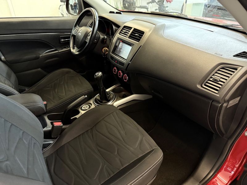 Mitsubishi Asx Outdoor 2.0 4×4 16v 160 Cv Mec. 2015/2016 COVEL VEICULOS ENCANTADO / Carros no Vale