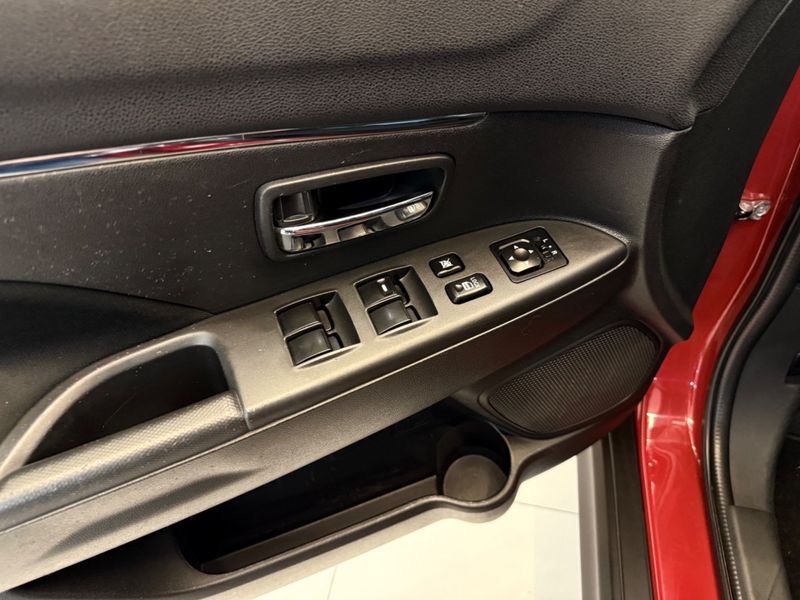 Mitsubishi Asx Outdoor 2.0 4×4 16v 160 Cv Mec. 2015/2016 COVEL VEICULOS ENCANTADO / Carros no Vale