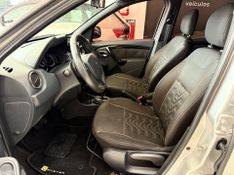 Renault Duster Dynamique 2.0 16v Hi 2015/2016 COVEL VEICULOS ENCANTADO / Carros no Vale